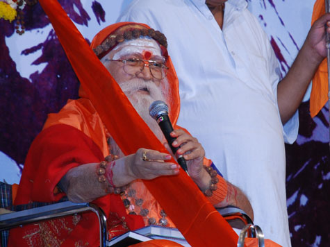 Swamiji giving ashirvachanam